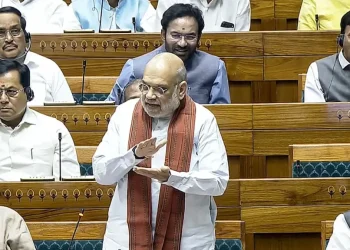 विपक्ष के ताने पर संसद में जमकर बरसे अमित शाह, सांसदों को समझाया 850 सीटों का पूरा गणित