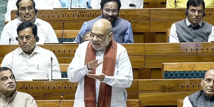 विपक्ष के ताने पर संसद में जमकर बरसे अमित शाह, सांसदों को समझाया 850 सीटों का पूरा गणित