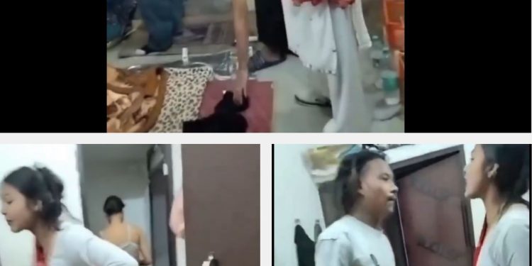 बिना कपड़ों के दो लड़कियों संग था पति, अचानक पत्नी पहुंची पत्नी ने रंगेहाथ पकड़ा, नहीं दिया कपड़े पहने का भी टाइम