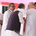 गले लगाया और पीठ थपथपाई… पटना में मंगल पांडे से ऐसे मिले गृहमंत्री अमित शाह, ‘बॉडी लैंग्वेज’ दे गई साफ संदेश