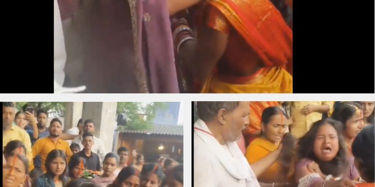 बाल खींचे-साड़ी उतारी.. मंदिर में गहने चोरी करते पकड़ी गई बड़े घर की शादीशुदा महिला, जनता ने ऐसे पीटा