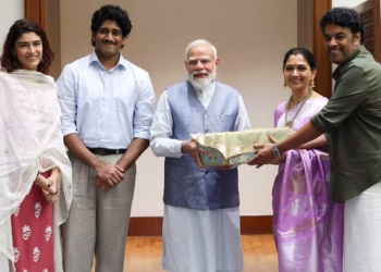 प्रधानमंत्री नरेंद्र मोदी से मिलने पहुंची ये बड़ी एक्ट्रेस, बेटी की शादी का दिया निमंत्रण, शेयर की तस्वीरें