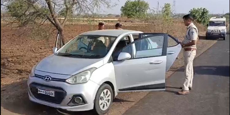 MP में इस सड़क किनारे खड़ी थी कार, अंदर मौजूद थे कपल, पुलिस ने मौके पर पहुंचकर खोला दरवाजा तो सब हो गए दंग.!