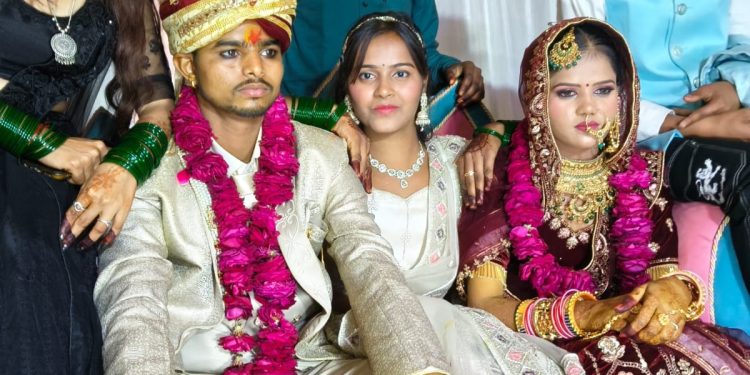 Agra Murder Case: 4 महीने पहले शादी, पति ने देवर संग बिना कपड़ों के पकड़ा.. फिर मायके से जहर लाकर मारने की कोशिश, प्लान फेल हुआ तो…!