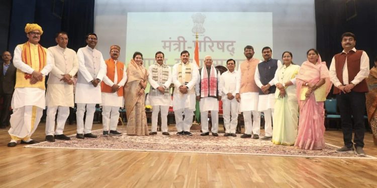 मोहन सरकार के इस मंत्री से छीन लिया उनका ही विभाग, सीएम ने अपने पास रखा, अब सिर्फ आनंद विभाग के मंत्री रहेंगे