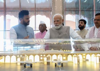 PM Modi Rajasthan Visit: पीएम मोदी ने जोधपुर में ‘उड़ान’ के दूसरे फेज की शुरुआत की, एयरपोर्ट के टर्मिनल भवन को देखा