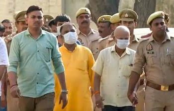 राममंदिर में चोरी करने वाले आरोपियों के घरों पर चलेगा बुलडोजर, चंपत राय पर FIR के लिए वकीलों का प्रदर्शन