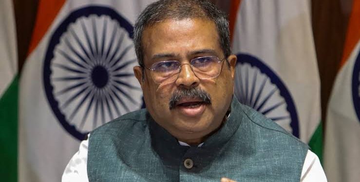 Dharmendra Pradhan Resignation: शिक्षा मंत्री धर्मेंद्र प्रधान का इस्तीफा, छात्रों ने उठाईं नई मांगें