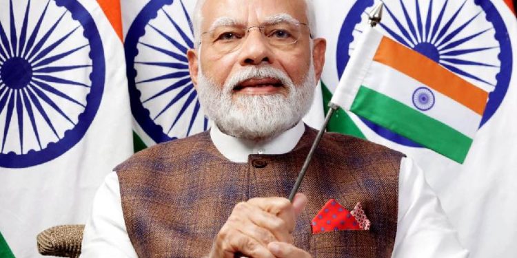 NDA की बैठक में PM मोदी के हाथों में तिरंगा, वंदे मातरम् के लगे नारे, मंगल मिलन कार्यक्रम का वीडियो वायरल
