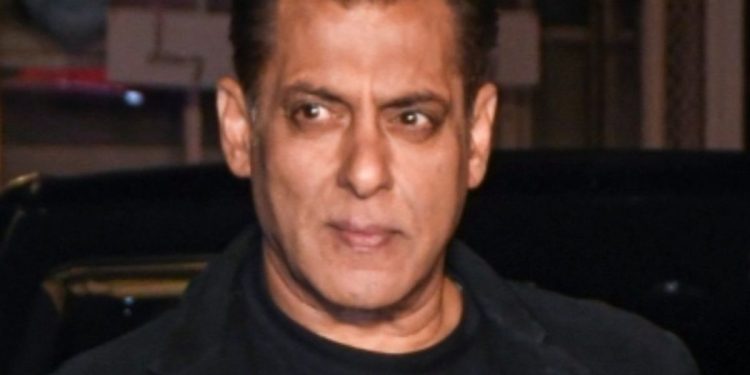 सलमान खान के घर के बाहर पुलिसकर्मी की मौत, लॉरेंस गैंग से सुरक्षा के लिए तैनात थे, इस वजह से गंवाई जान