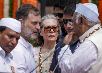 सोनिया गांधी ने कार्यकर्ताओं को वंदे मातरम गाने से रोका? BJP के आरोप पर कांग्रेस ने ये कहा