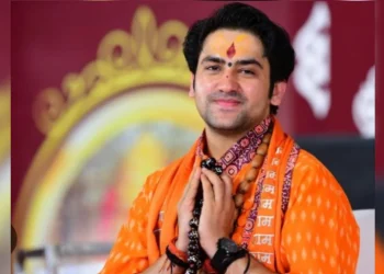 तुम्हें… इतना छीला जाएगा कि… बागेश्वर बाबा को आया गुस्सा, मंच से दे दी इस शख्स को कड़ी चेतावनी