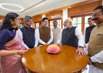 PM मोदी ने 45 NDA सांसदों से की मुलाकात, लुटियंस दिल्ली के जाल से बचने की दी सलाह
