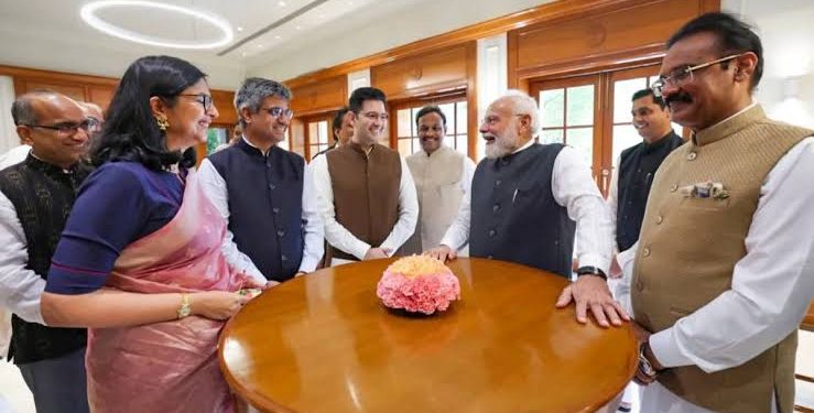 PM मोदी ने 45 NDA सांसदों से की मुलाकात, लुटियंस दिल्ली के जाल से बचने की दी सलाह