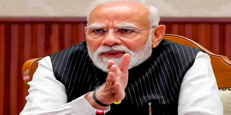 सिर्फ 20 रुपये प्रीमियम में 2 लाख का बीमा कवर, मोदी सरकार लाई है गजब स्कीम