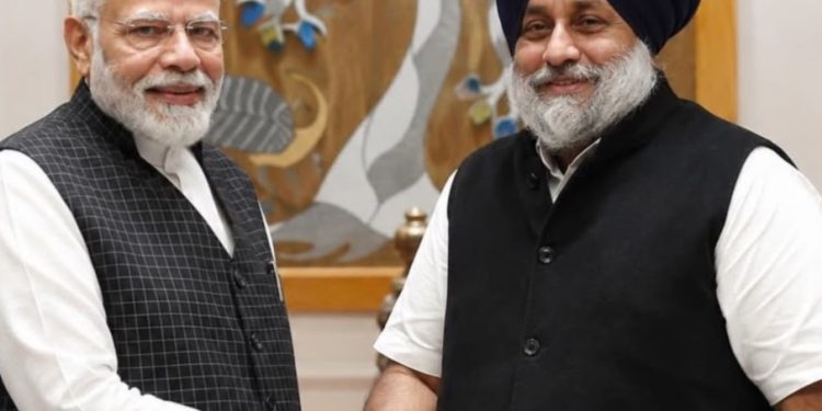 दिल्ली में PM मोदी से मिलने पहुचे सुखबीर बादल, दोबारा अकाली-BJP गठजोड़ के संकेत