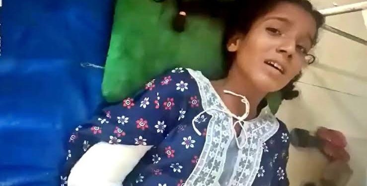 हाथ मरोड़ा तो मांस फटा.. टीचर की पिटाई से 8वीं की छात्रा की मौत, आरोपी शिक्षक को सिर्फ सस्पेंड किया