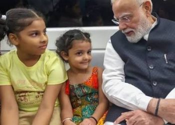 PM Modi Metro Video: मेट्रो में बच्चों से मिले PM मोदी, पूछा- जन्माष्टमी मनाई? पढ़ने को लेकर भी दी खास सलाह