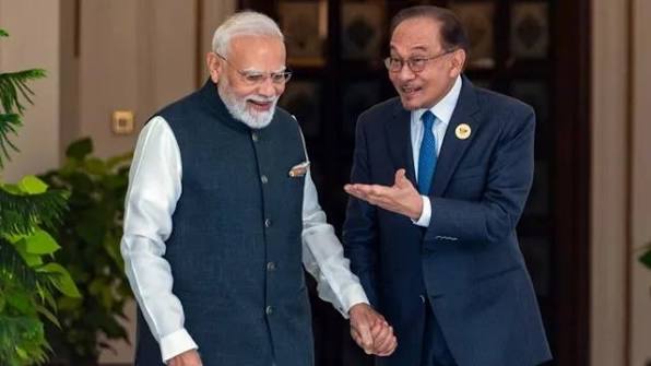 जरा मेरे मैसेज देखिए… आप कितने लोकप्रिय हैं’, मलेशिया के प्रधानमंत्री इब्राहिम ने की पीएम मोदी की जमकर तारीफ