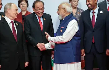 मलेशियाई PM ने प्रधानमंत्री मोदी के साथ वाली तस्वीरों पर सॉन्ग लगाए, BRICS डिनर में गाए थे गाने
