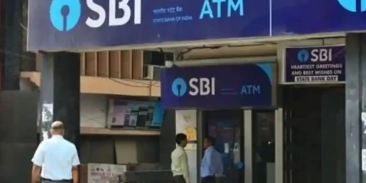 1 अक्टूबर से ये बड़ा बैंक बदल रहा नियम, ग्राहकों को होगी बड़ी दिक्कत, जानिए क्या होगा असर