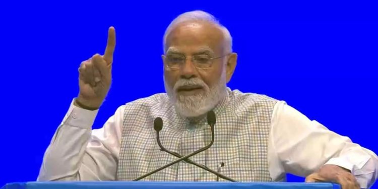PM Modi India Mobile Congress 2026: मोबाइल से सरकारी सेवाएं आसान, 5G से 6G तक भारत की बड़ी छलांग; साइबर फ्रॉड पर ग्लोबल फ्रेमवर्क की जरूरत