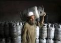 Pakistan LPG Price Hike: पाकिस्तान में 7 हजार रुपए का मिल रहा LPG सिलेंडर, ईरान से 17 अक्टूबर से सप्लाई बंद, जानिए दूसरी चीजों के दाम