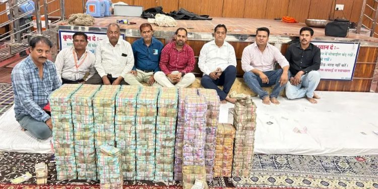 Sanwaliya Seth Temple Donation: देश के इस मंदिर के भंडार में निकले ₹31 करोड़, 1.40 करोड़ का सोना और 19 देशों की करेंसी, देख चौंक जाएंगे!