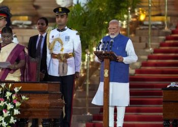 PM Modi 25 Years in Public Service:पीएम मोदी ने कसा 2014 से पहले की महंगाई पर तंज, इन मुद्दों पर कांग्रेस सरकार को घेरा